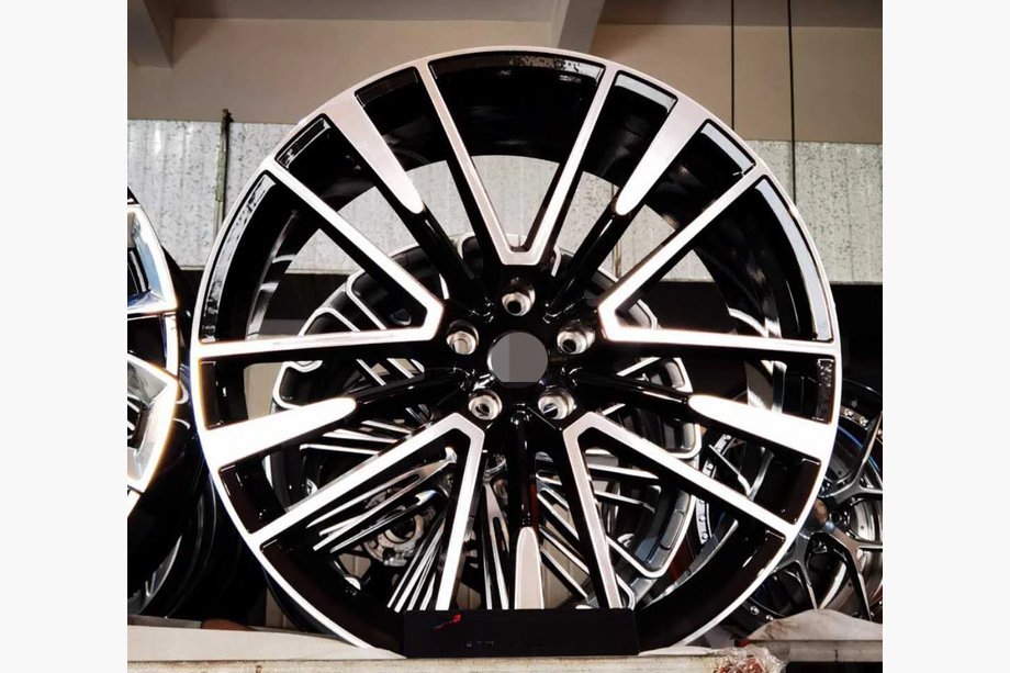 Maserati Ghibli 2013–2023 OEM smidda fälgar R21 (4 st) Image