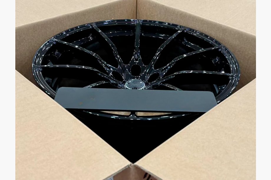McLaren 540C/570S 2015–2020 OEM smidda fälgar R19 R20 V1 (4 st) Foto 5
