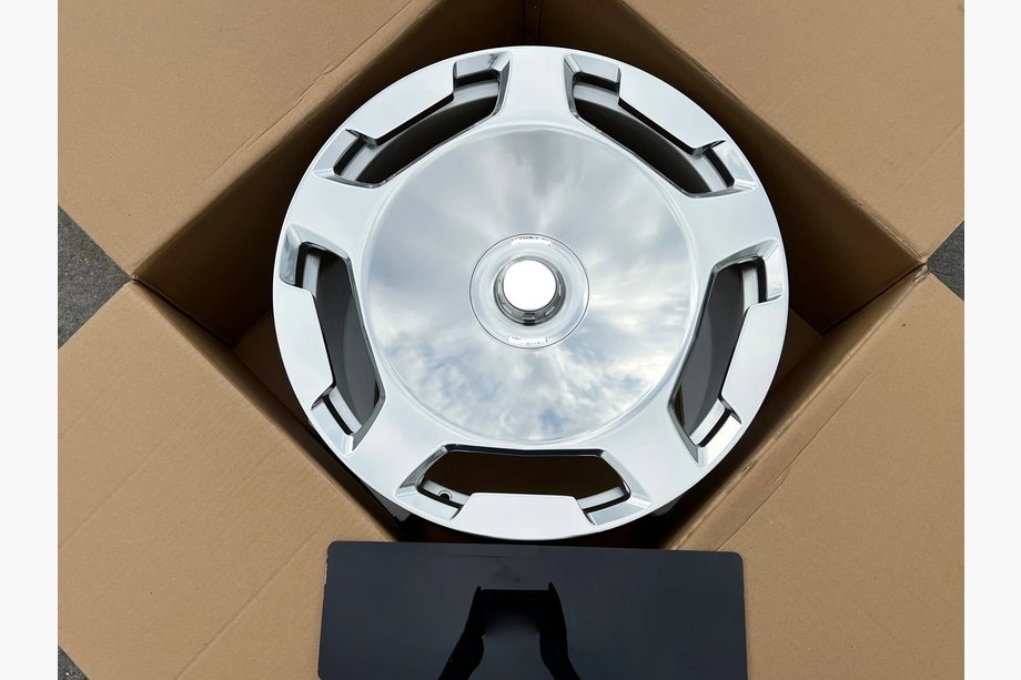 Mercedes S-class W223 2020– Smidda fälgar OEM R22 V4 (4 st) Image