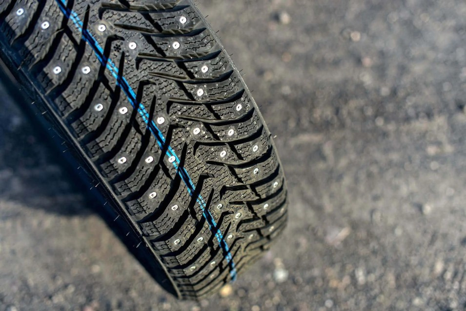 Är det värt att montera dubbdäck på bilen?