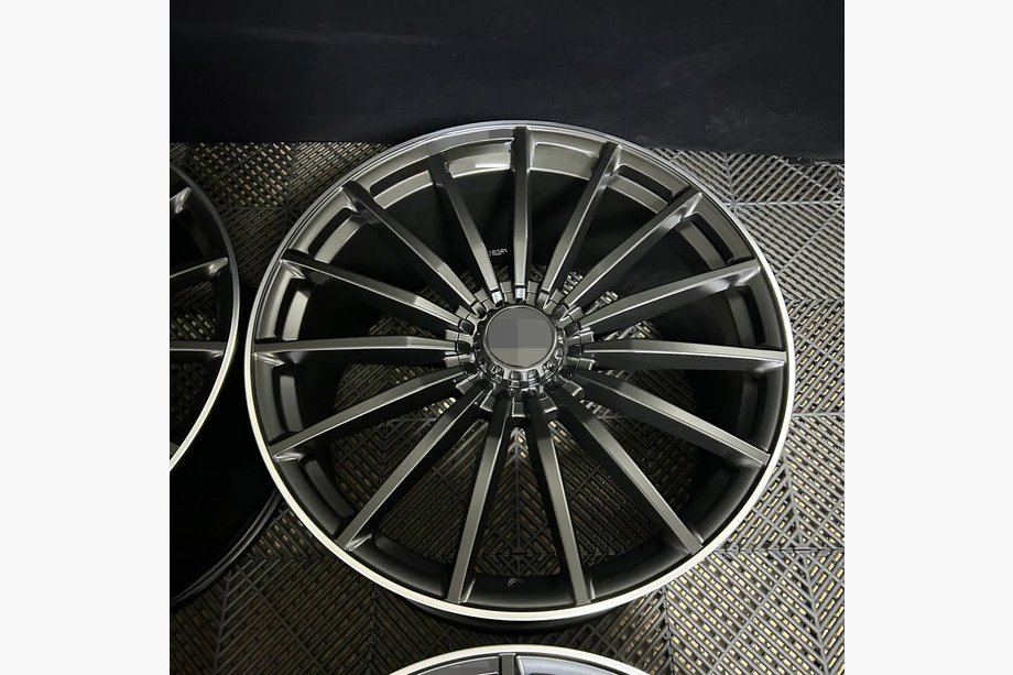 Mercedes GLS X167 2019– Smidda OEM-fälgar R22 V3 (4 st) Image
