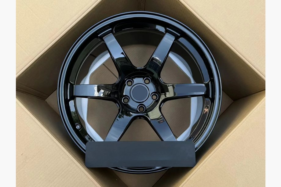 Nissan GT-R 2008–2025 Smidda OEM-fälgar R20 V1 (4 st.) Image