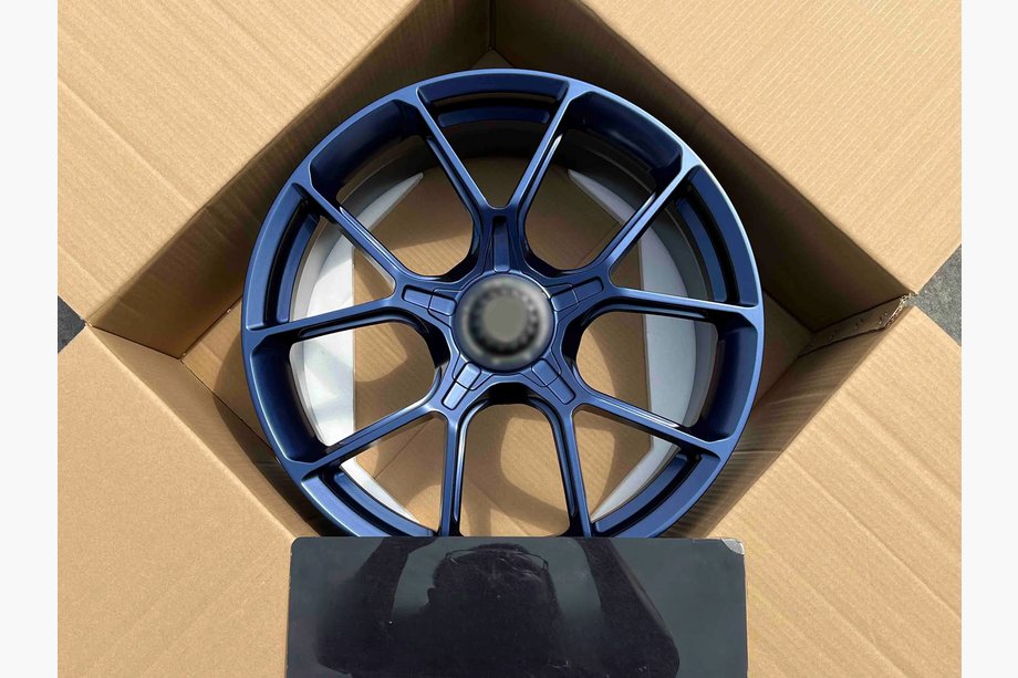 Porsche 911 (992) 2018– Smidda OEM-fälgar R20 R21 V6 (4 st) Image