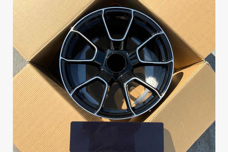Porsche 911 (991) 2011–2019 Smidda OEM-fälgar R21/R22 (4 st.) Image