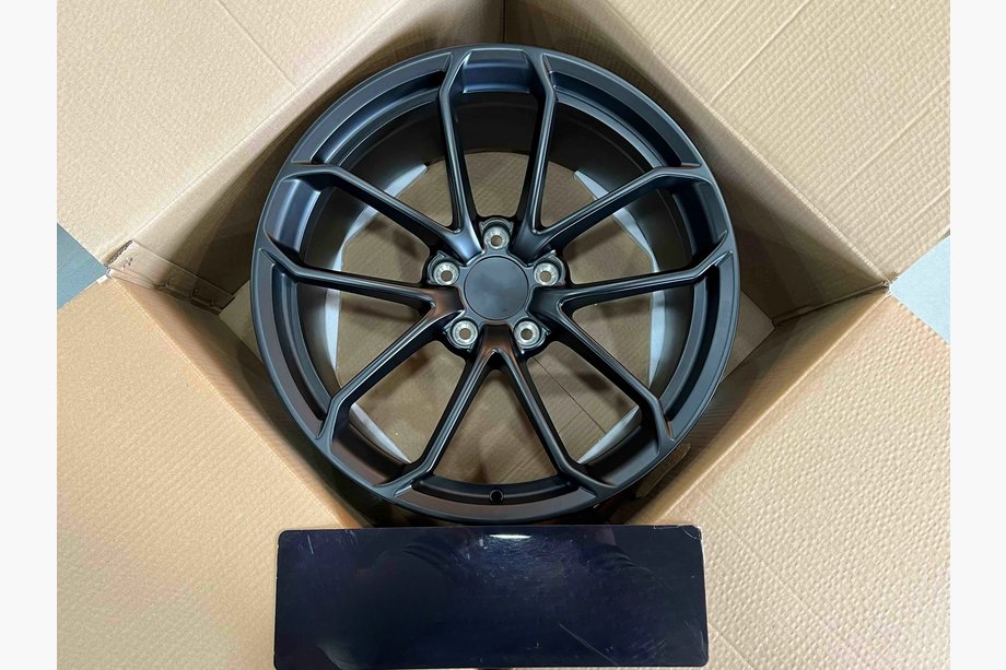 Porsche Panamera 2016–2023 Smidda OEM fälgar R20 (4 st) Image