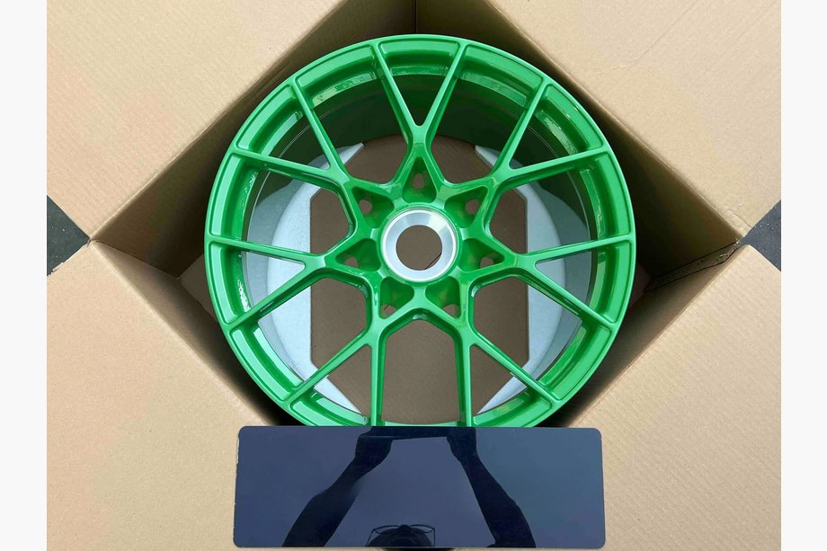 Porsche 911 (992) 2018– Smidda OEM-fälgar R20/R21 V13 (4 st) Image