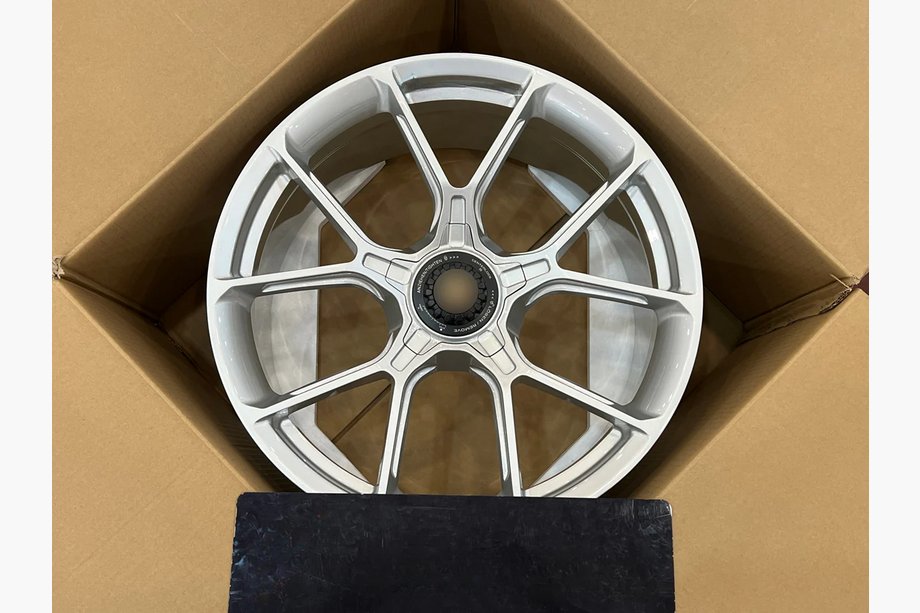 Porsche Boxster/Cayman 981 2013–2016 OEM smidda fälgar R20/R21 (4 st) Image