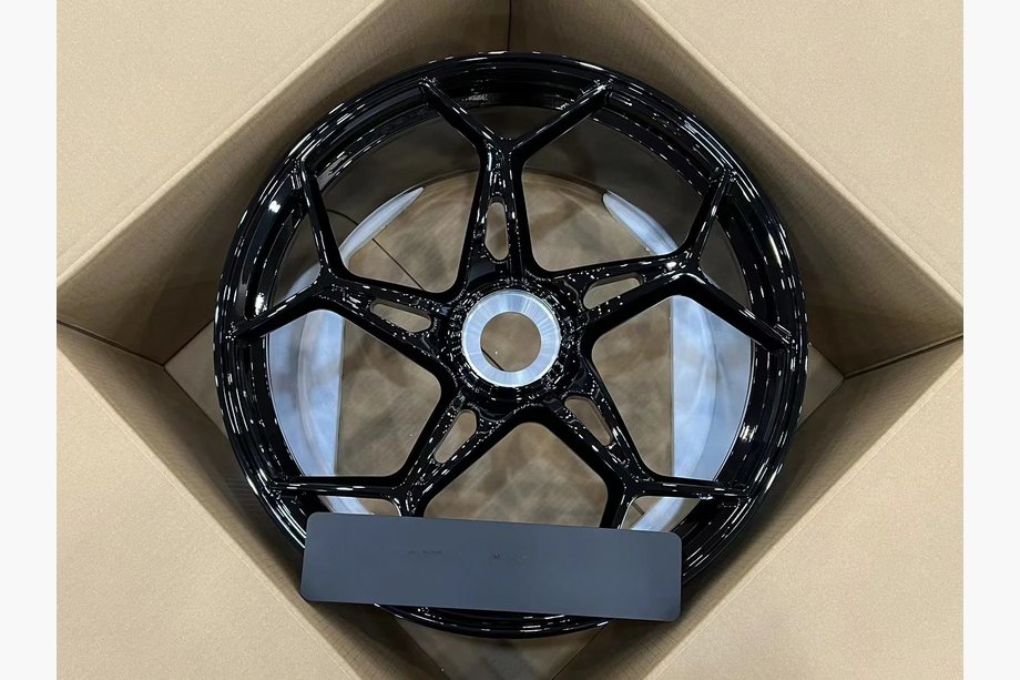Porsche 911 (992) 2018– Smidda OEM-fälgar R20 R21 V17 (4 st) Image