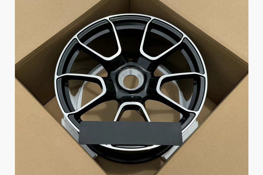 Porsche 911 (992) 2018– Smidda OEM-fälgar R20 R21 V18 (4 st) Foto 2