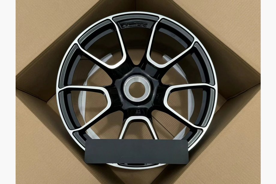 Porsche 911 (992) 2018– Smidda OEM-fälgar R20 R21 V18 (4 st) Foto 1