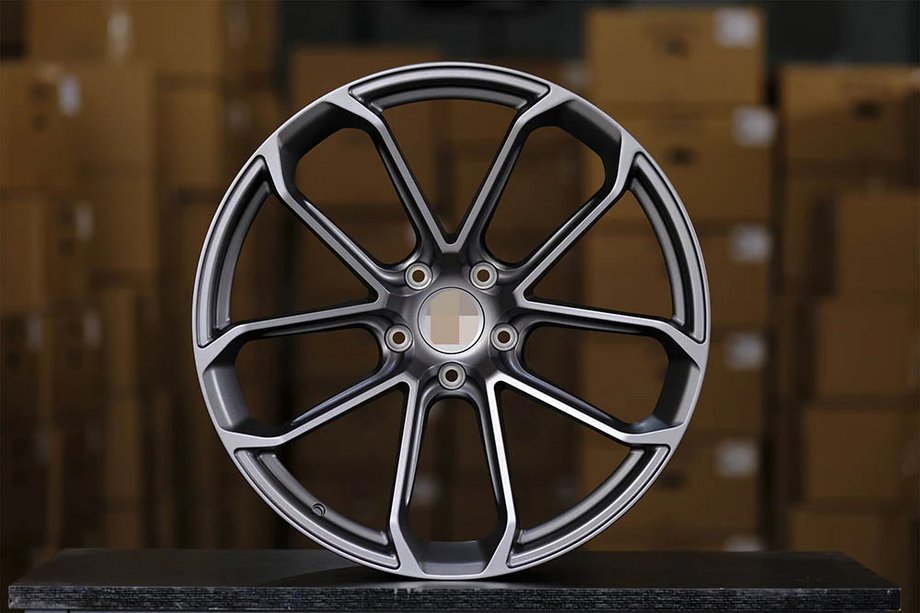 Porsche Macan 2014–2024 OEM smidda fälgar R18 (4 st) Image