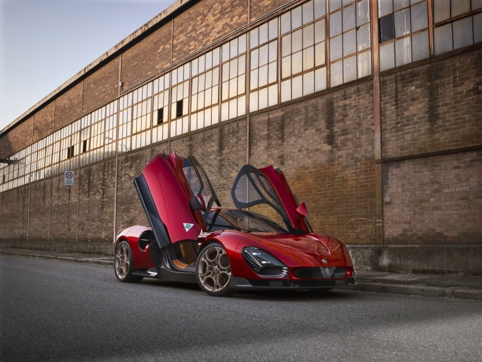 Test: Alfa Romeo 33 Stradale 2023