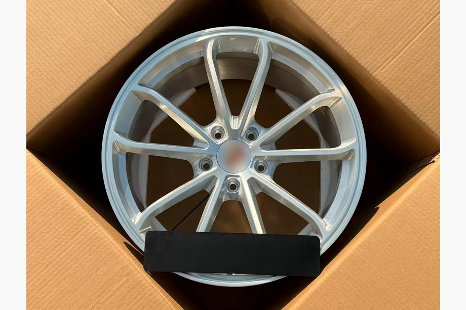 Porsche Boxster/Cayman 982 (718) 2016– OEM smidda fälgar R20 V6 (4 st) Image
