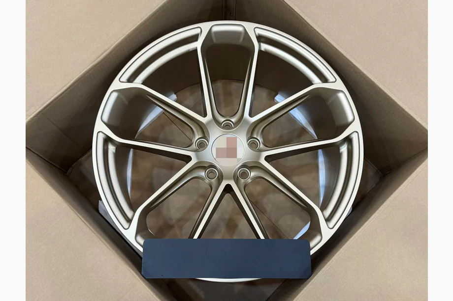 Porsche Cayenne 2018– Smidda OEM fälgar R22 V10 (4 st) Image