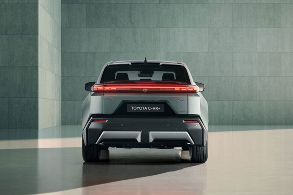 Toyota C-HR+ 2026: Recension – tekniska specifikationer, utrustningsnivåer, bilder Foto 4