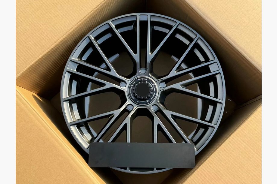 Porsche Panamera 2023– Smidda fälgar OEM R21 V3 (4 st) Image