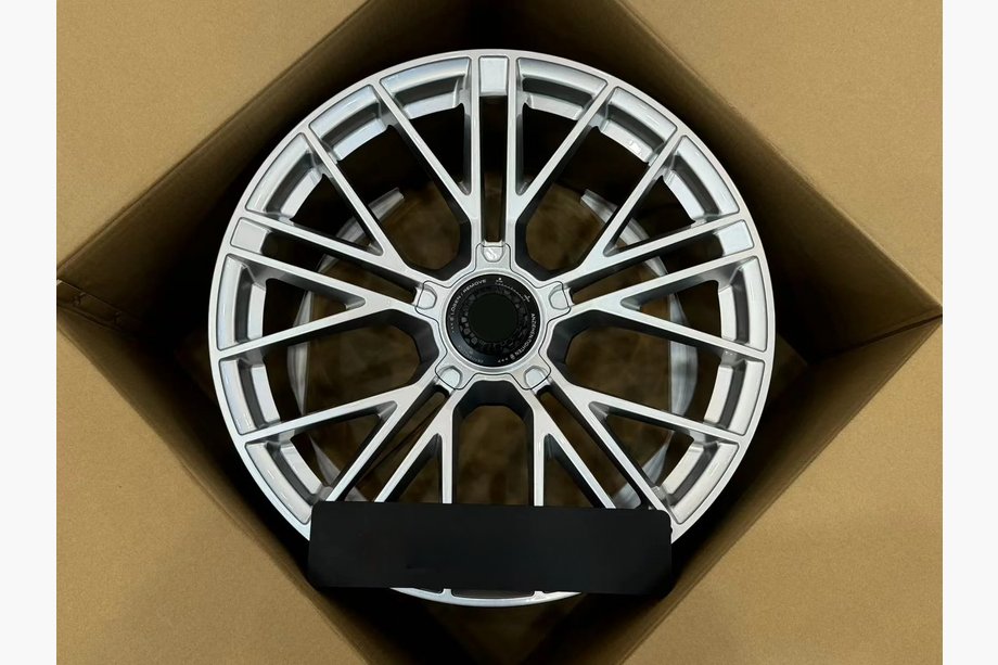 Porsche Panamera 2023– Smidda OEM-fälgar R21 V8 (4 st) Image