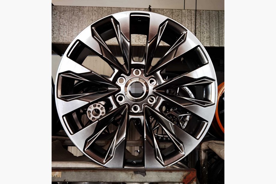 Toyota Land Cruiser 300 2021– Smidda OEM-fälgar R20 V1 (4 st.) Image