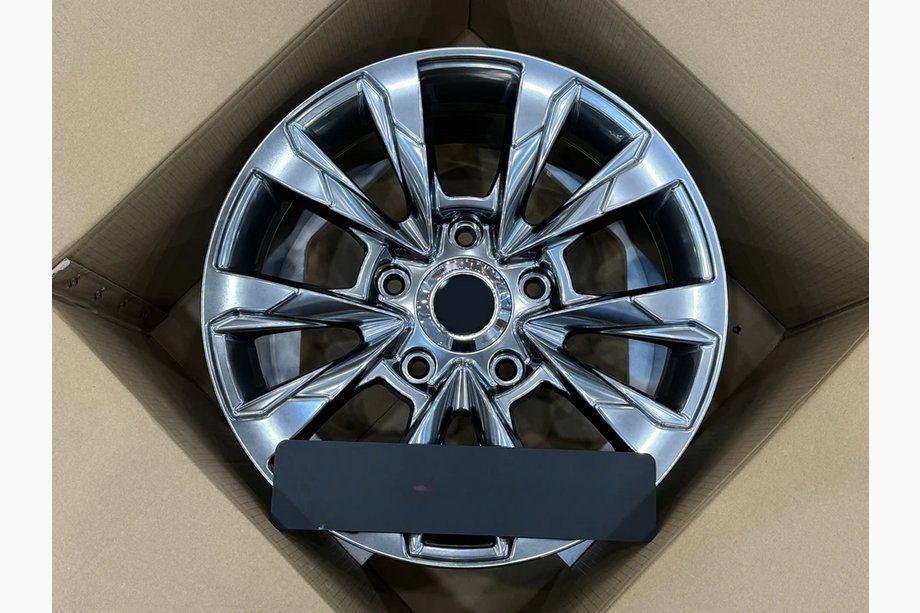 Toyota Land Cruiser 200 2007–2021 OEM smidda fälgar R18 (4 st) Foto 1