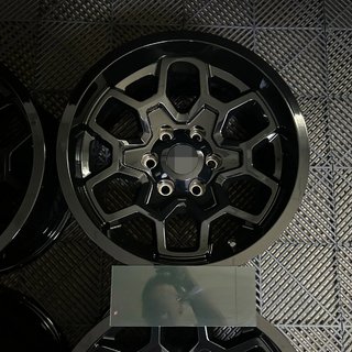 Smidda fälgar OEM R17 (4 st) Toyota Hilux 2015– foto 1