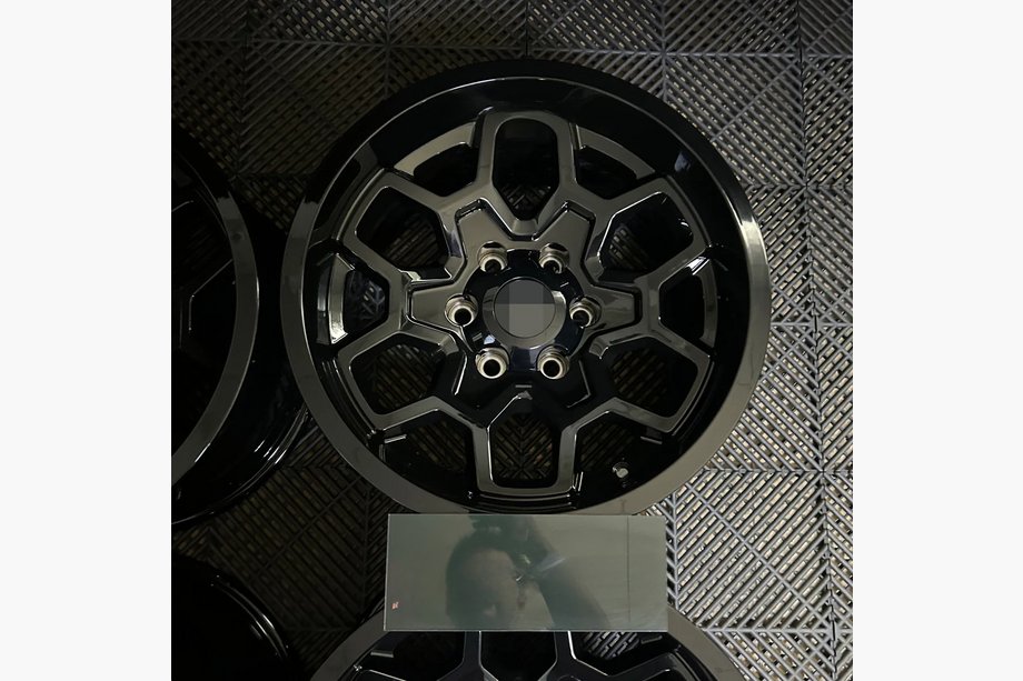 Toyota Hilux 2015– Smidda fälgar OEM R17 (4 st) Image