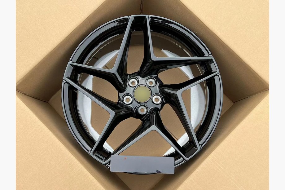 Ferrari 360 Smidda OEM-fälgar R19 V1 (4 st) Image