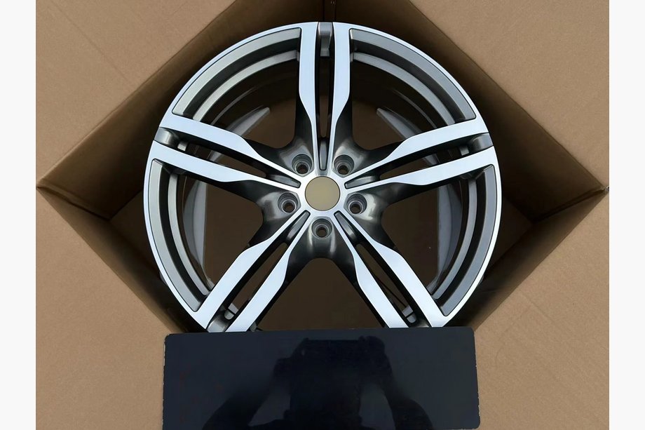 Ferrari Portofino Smidda OEM fälgar R20 (4 st) Image