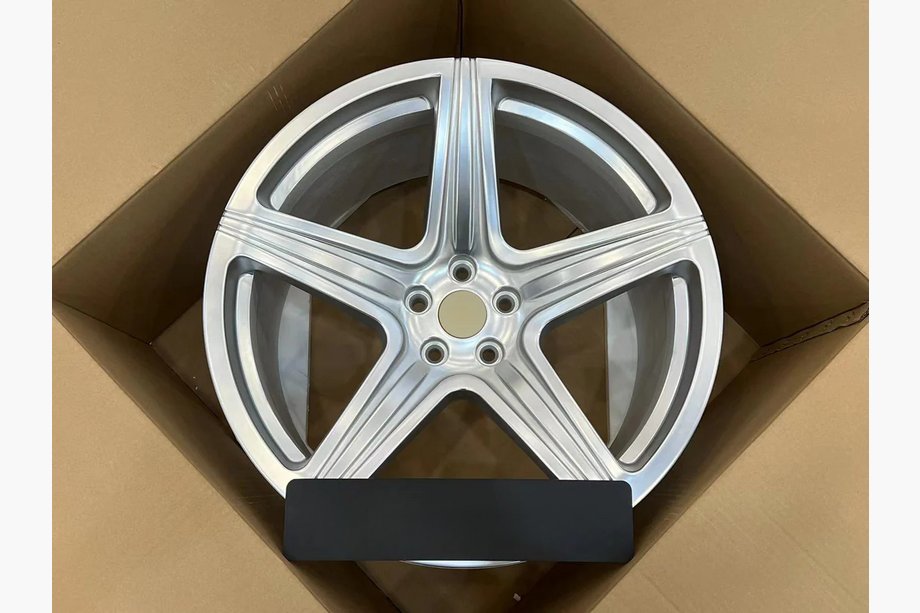 Ferrari 550 Smidda OEM-fälgar R20 V1 (4 st.) Image