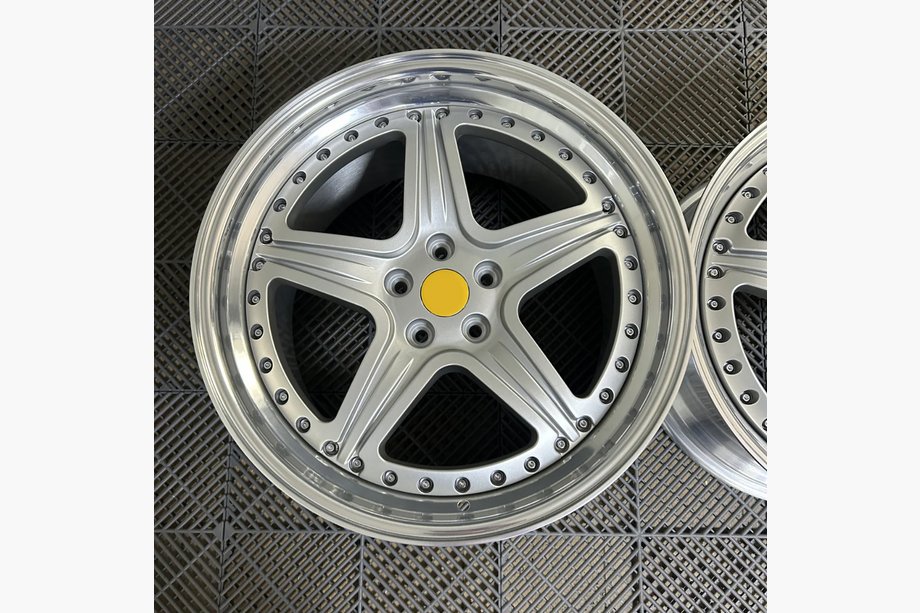 Ferrari 575M Maranello OEM smidda fälgar R20/R21 (4 st) Image
