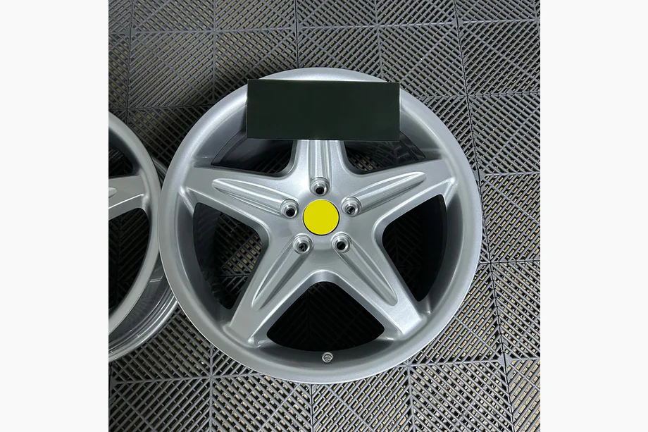 Ferrari 348 OEM smidda fälgar R18 (4 st) Image