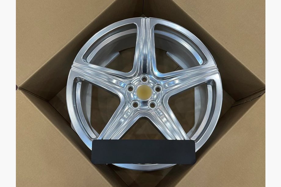 Ferrari 550 Smidda OEM-fälgar R20 V2 (4 st) Image