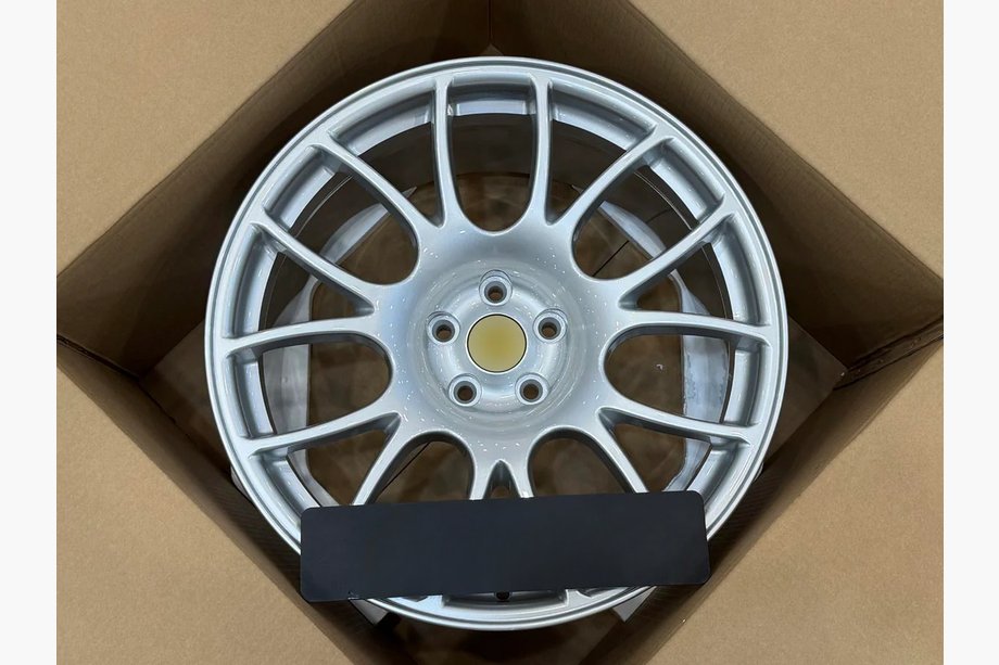 Ferrari 360 Smidda fälgar OEM R19 V2 (4 st) Image