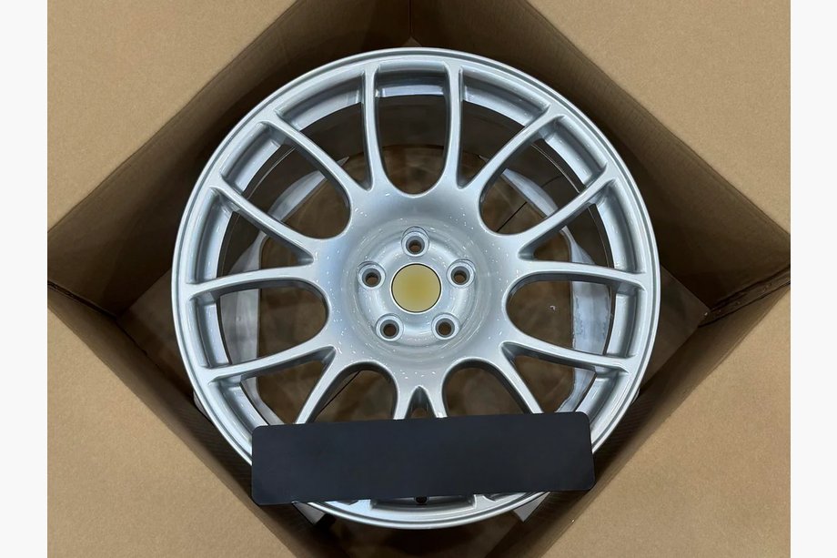 Lexus LFA 2010–2013 Smidda fälgar OEM R20 V7 (4 st) Image