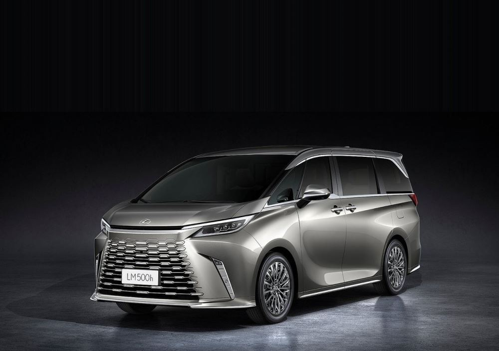 Test av Lexus LM i andra generationen: toppen av VIP-komfort