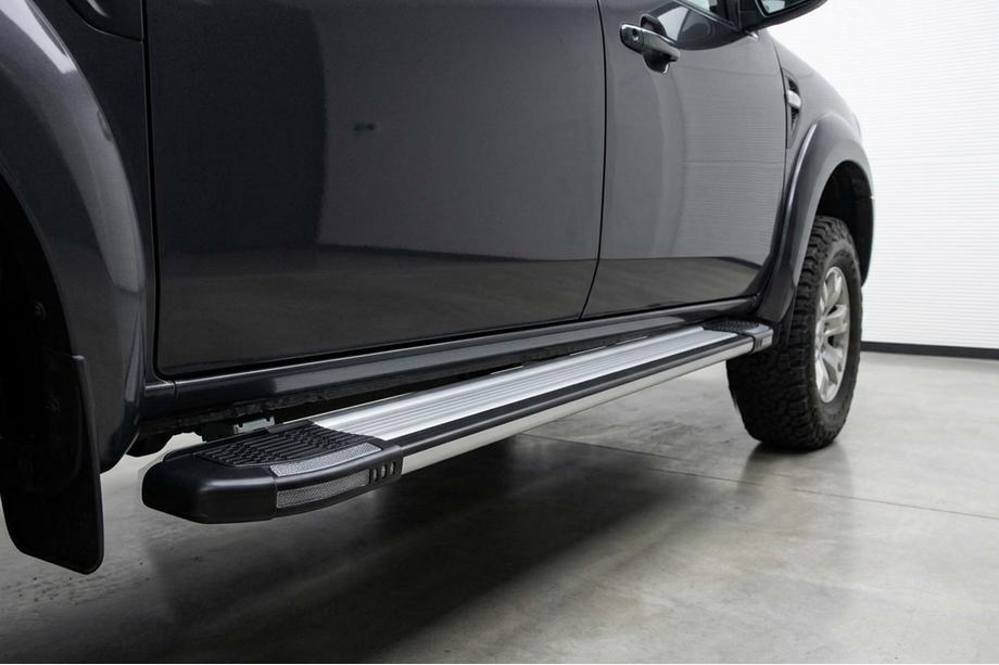 Mazda BT-50 2007–2012 Sidosteg Rainbow (2 st, aluminium) Image