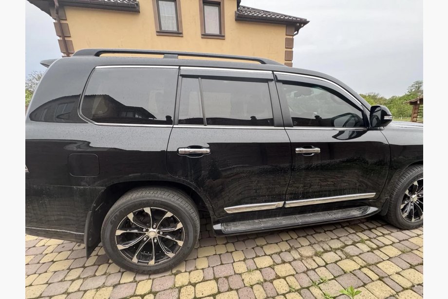 Toyota Land Cruiser 200 2007–2021 Vindavvisare med kromlist Niken Luxury (4 st) Foto 6