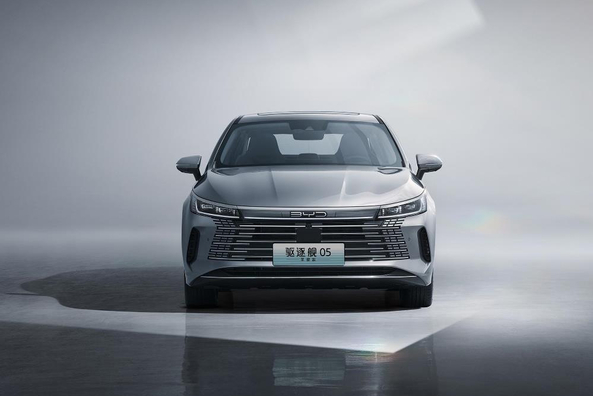 BYD Destroyer 05 DM-i: Test av hybrid-sedanen 2024