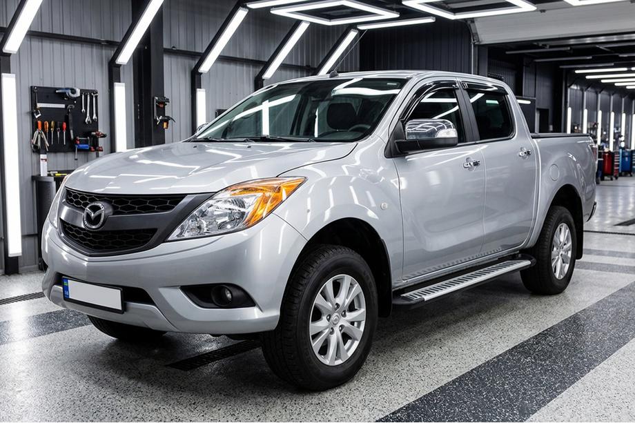 Mazda BT-50 2012– Sidosteg Line (2 st, aluminium) Image