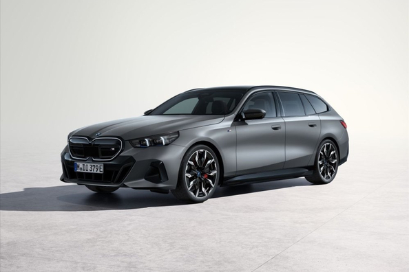 BMW i5 Touring M60 xDrive 2024: Test av elektrisk kombi