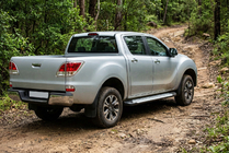 Mazda BT-50 2012– Sidosteg X5-typ (2 st, aluminium) foto 1