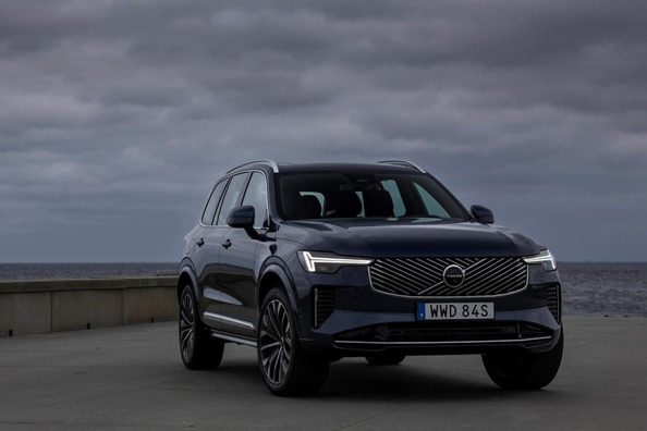 Volvo XC90 II (2024): Lyxig familje-SUV med hybridteknik Foto 1