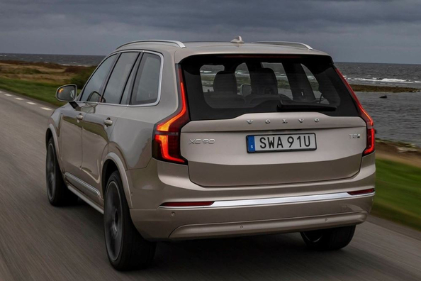 Volvo XC90 II (2024): Lyxig familje-SUV med hybridteknik Foto 4