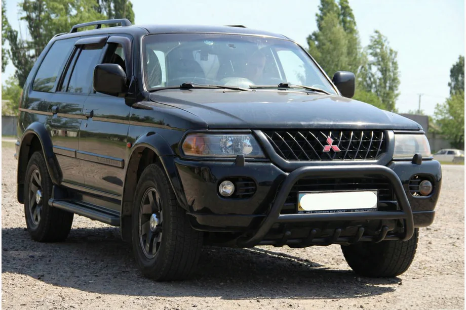 Mitsubishi Pajero Sport 1996–2007 Frontbåge WT003 Black (rostfritt) Foto 1