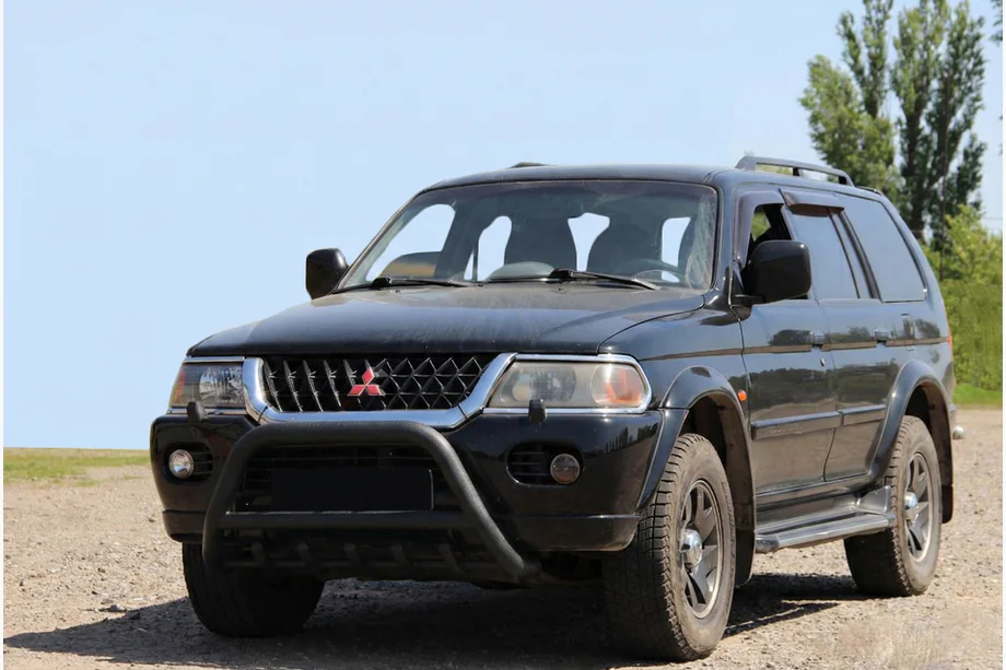 Mitsubishi Pajero Sport 1996–2007 Frontbåge WT003 Black (rostfritt) Foto 3