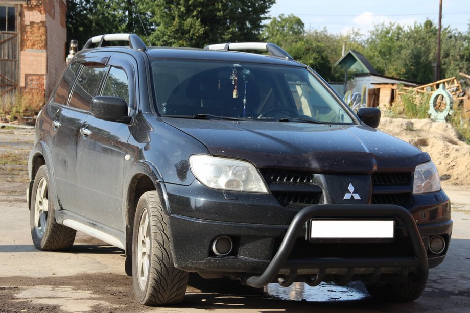 Mitsubishi Outlander 2001–2006 Frontbåge WT003 Black (rostfritt) Image