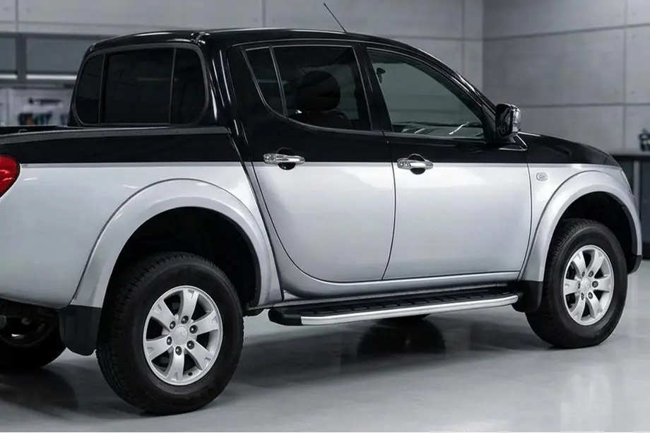 Mitsubishi L200 2006–2015 Sidosteg Fullmond (2 st, aluminium) Image