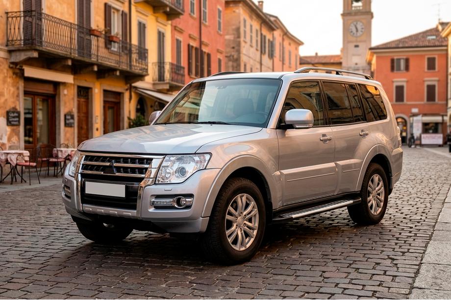 Mitsubishi Pajero Wagon IV 2006–2021 Sidosteg Line (2 st, aluminium) Image
