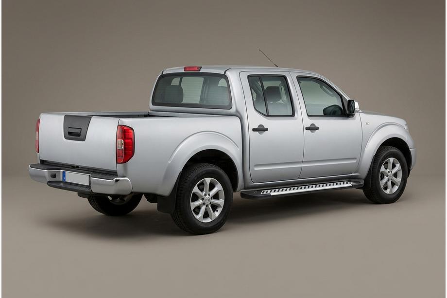 Nissan Navara 2006–2015 Sidosteg Line (2 st, aluminium) Image