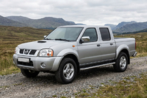 Nissan NP300 1999–2015 Sidosteg Maydos V1 (2 st, aluminium ↗ rostfritt stål) foto 1