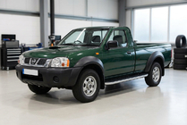 Nissan NP300 1999–2015 Sidosteg Tayga Grey (2 st, aluminium) foto 1